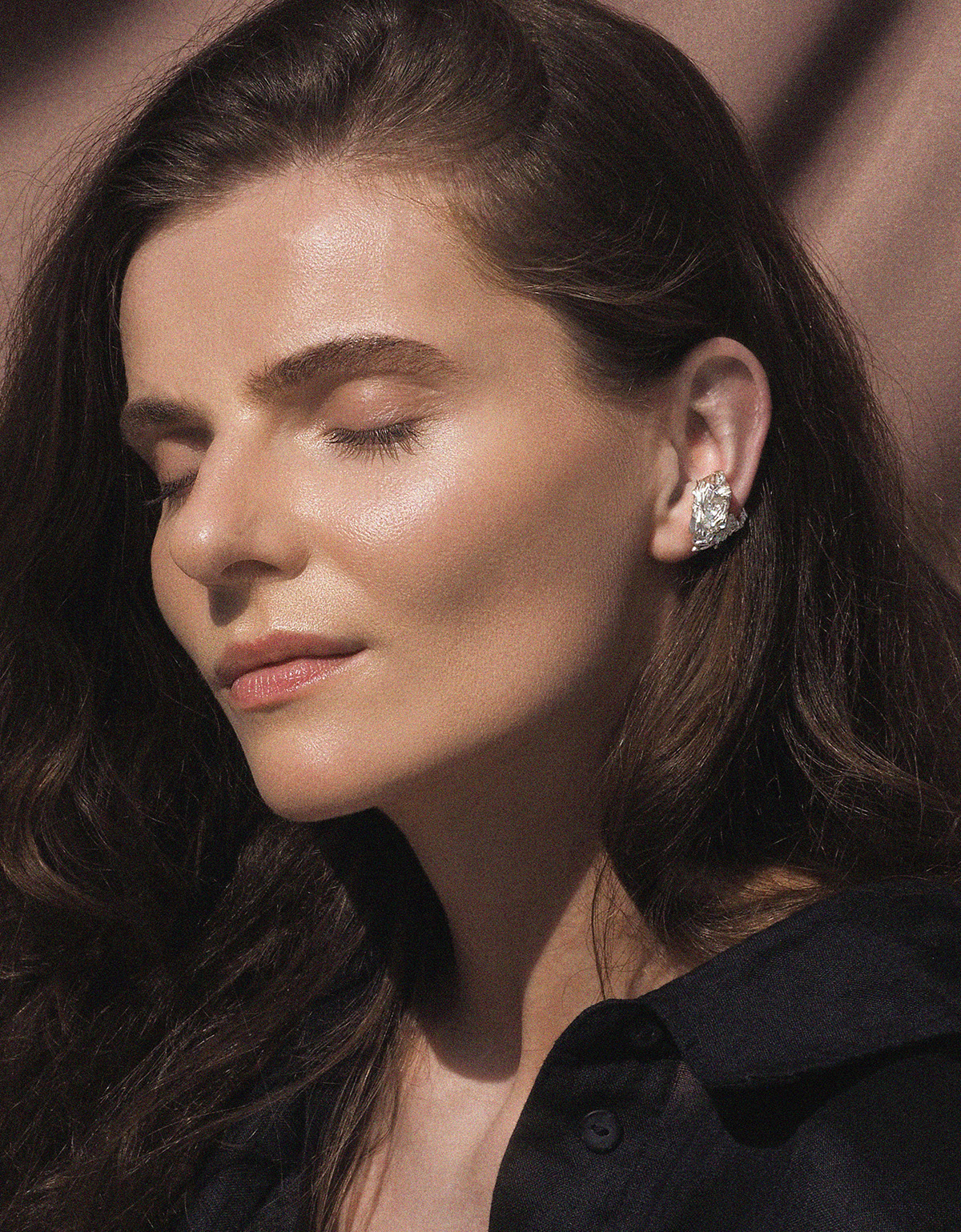 Nausznica Desire, ręcznie rzeźbiona